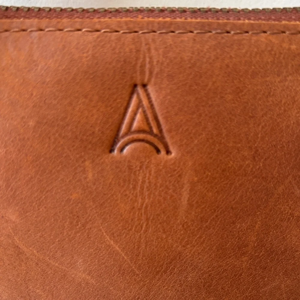 Able Handmade Brown Leather Crossbody Bag - Picture 4 of 10